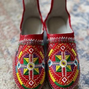 Berber Morocco Slippers, Embroidered Moroccan Babouche, unisex slippers